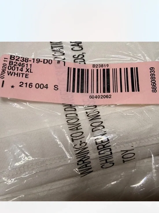 Blair- Eyelet Sleeve V-Neck Women's Top - White XL - Picture 8 of 8